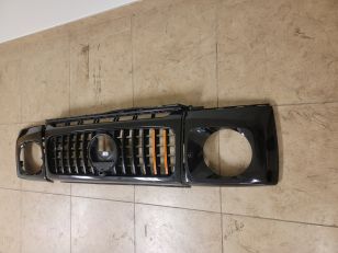 Mercedes-Benz G63 OEM Front Grille Assembly (Factory Take-Off)