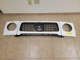 Mercedes-Benz G63 OEM Front Grille Assembly (Factory Take-Off)