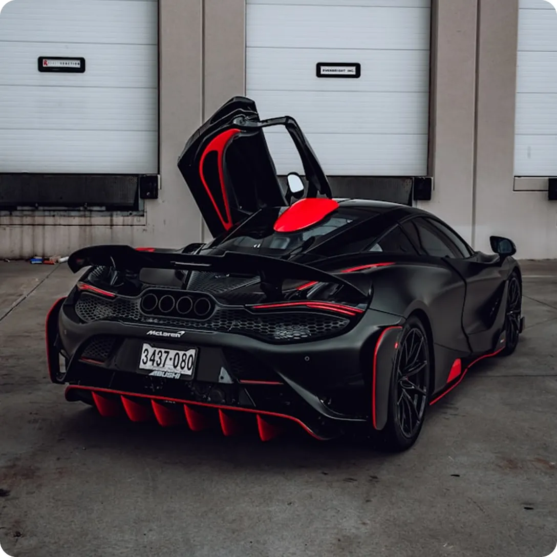 Social Feed - Black MCLaren